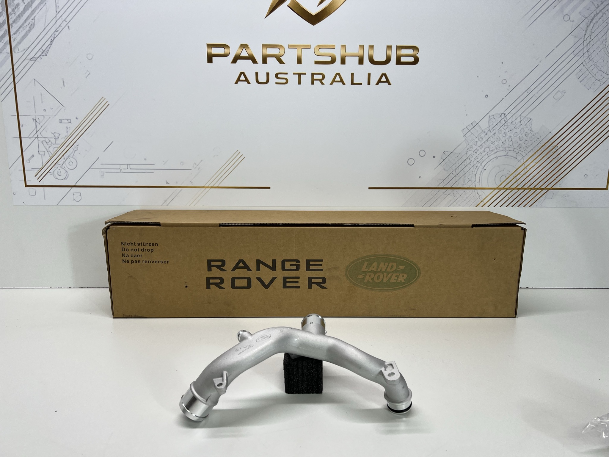 RANGE ROVER SPORT WATER HOSE PIPE ALUMINIUM 3.0L & 5.0L PETROL (2010 - 2017) LR090630