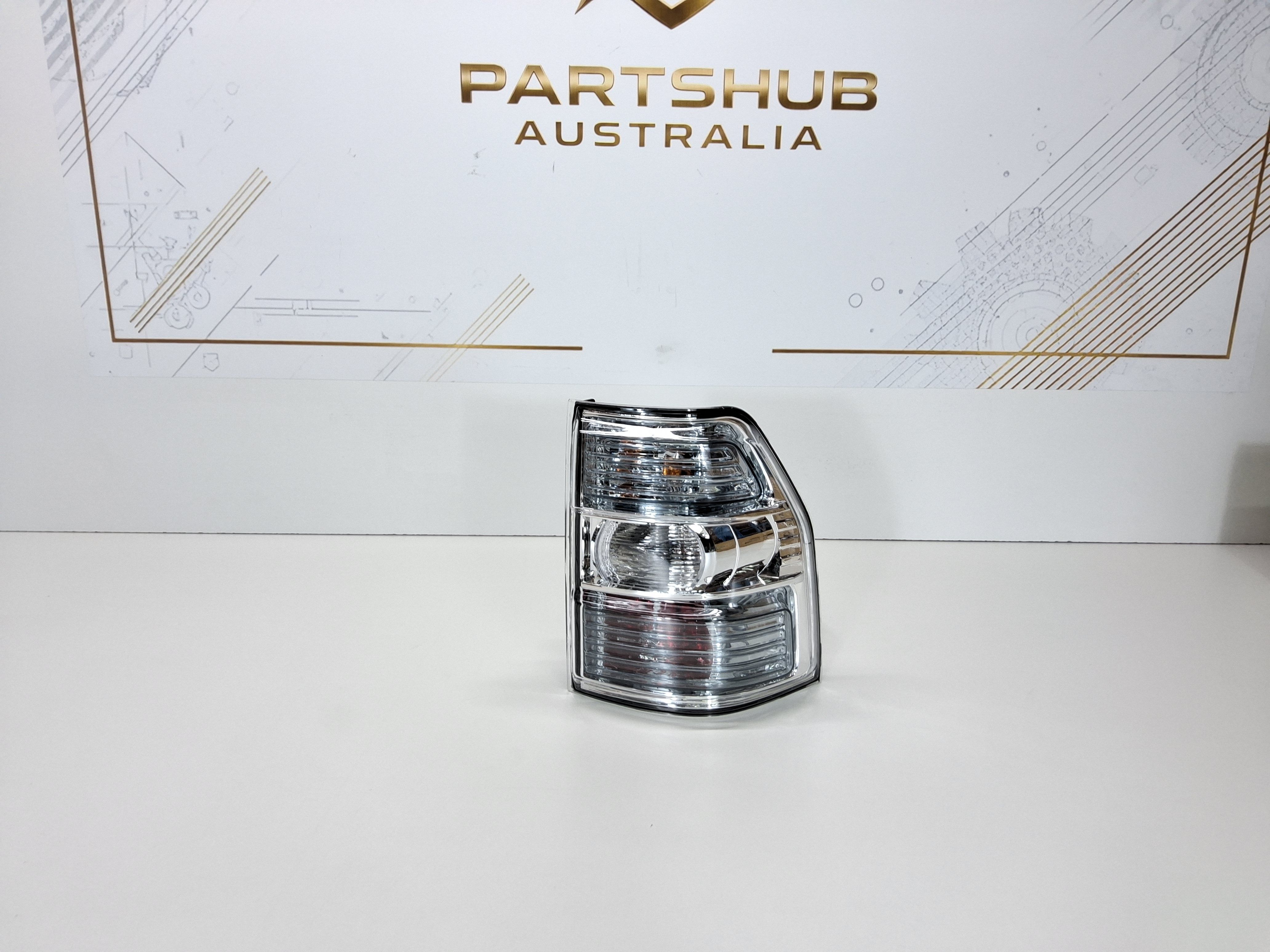 MITSUBISHI PAJERO N SERIES RIGHT TAIL LIGHT 2007-2021 8330A597