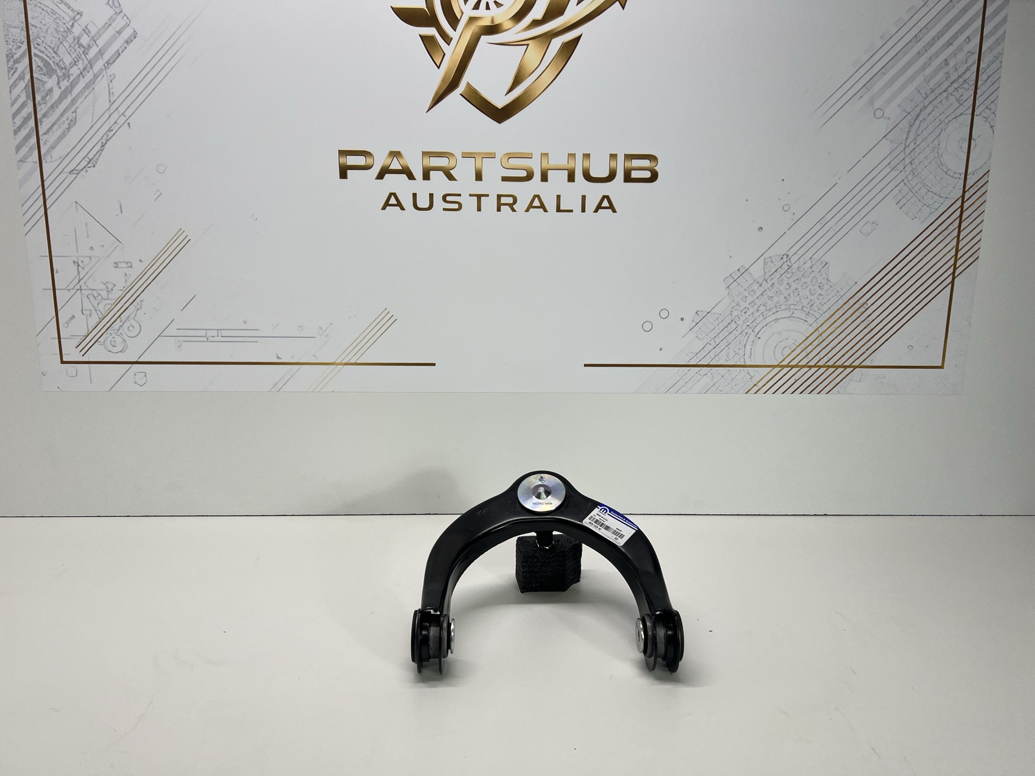 JEEP GRAND CHEROKEE (2016–2022) FRONT UPPER CONTROL ARM RIGHT 68282328AA