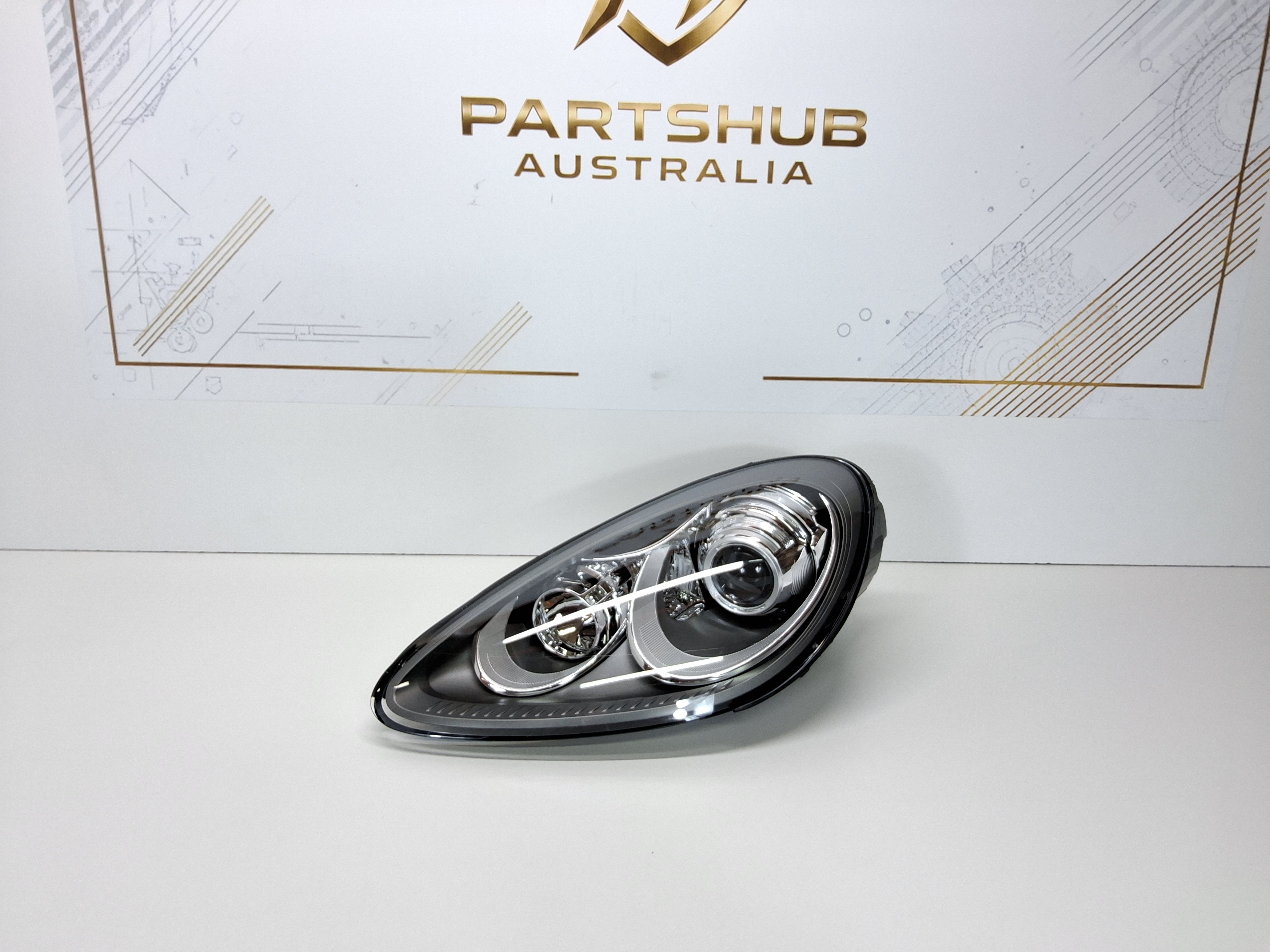 PORSCHE CAYENNE 92A HEADLIGHT LEFT 2010 TO 2014 SINGLE XENON 95863117500