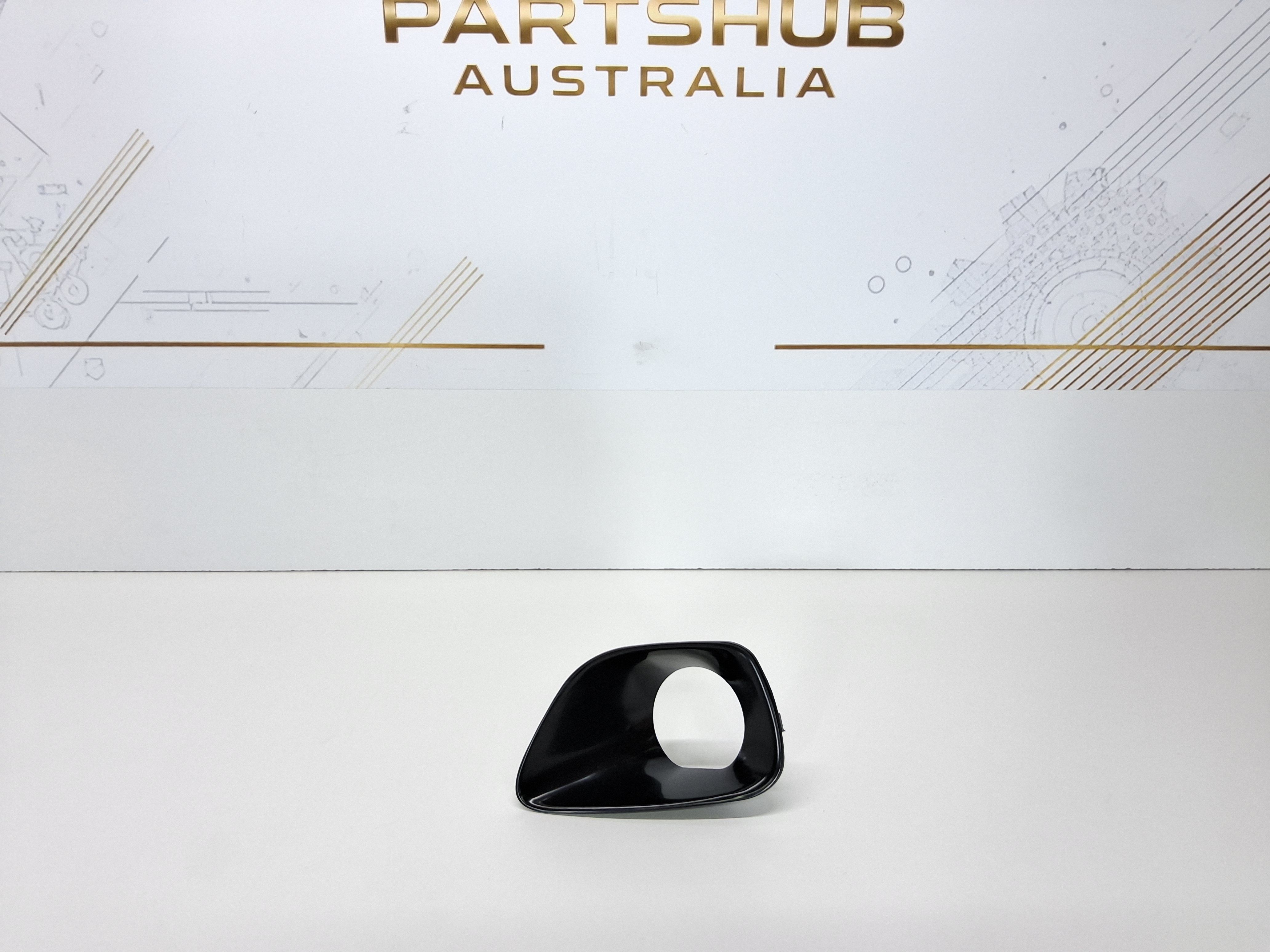 JEEP GRAND CHEROKEE WK1 RIGHT FOG LIGHT LAMP BEZEL 2011-2013 68078284AB
