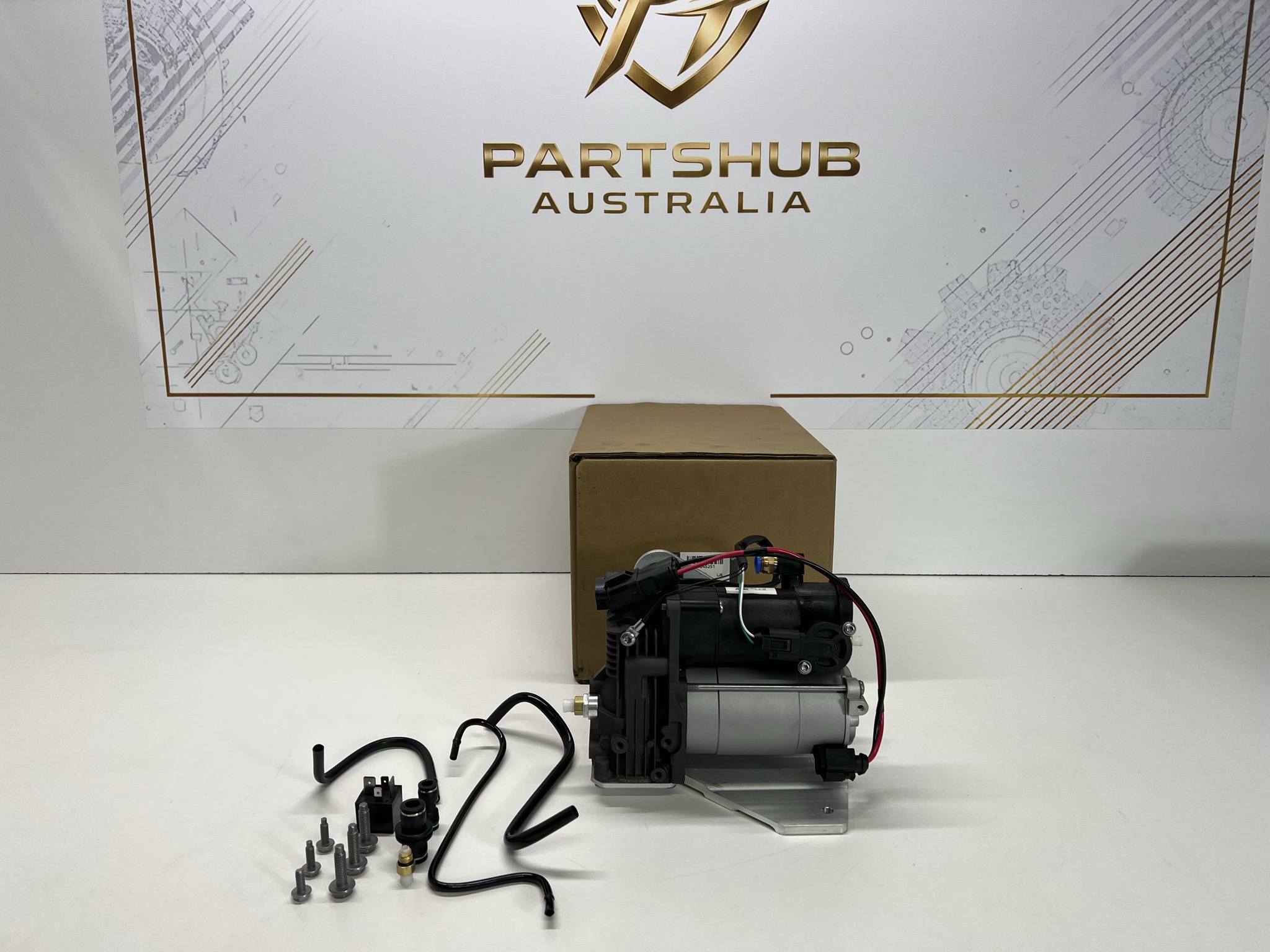 RANGE ROVER SPORT L320 AMK AIR SUSPENSION COMPRESSOR DISCOVERY 3 / 4 L319 LR045251