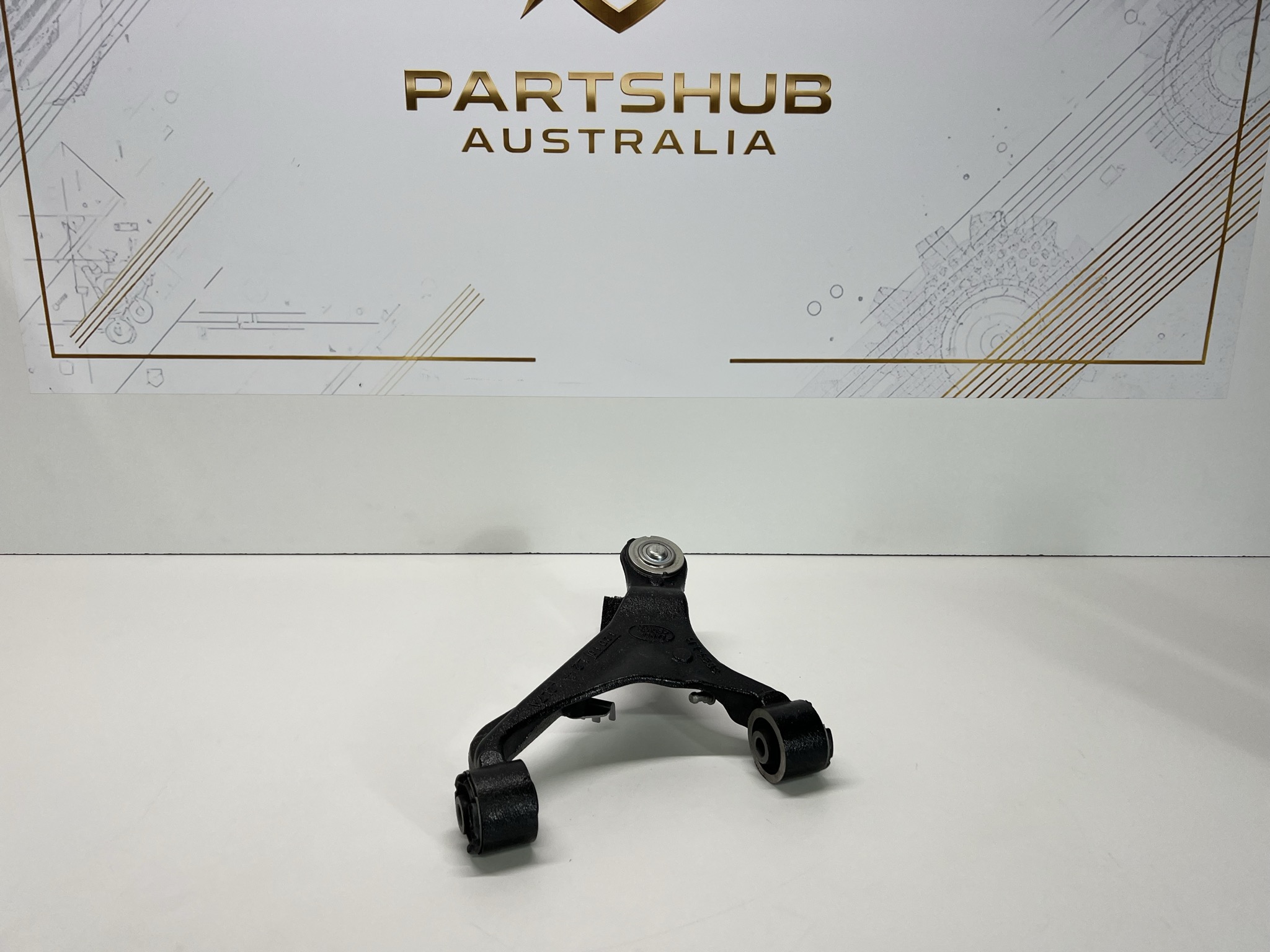 RANGE ROVER SPORT (2010–2013) / DISCOVERY 4 (2010–2015) FRONT UPPER CONTROL ARM LEFT LR063688