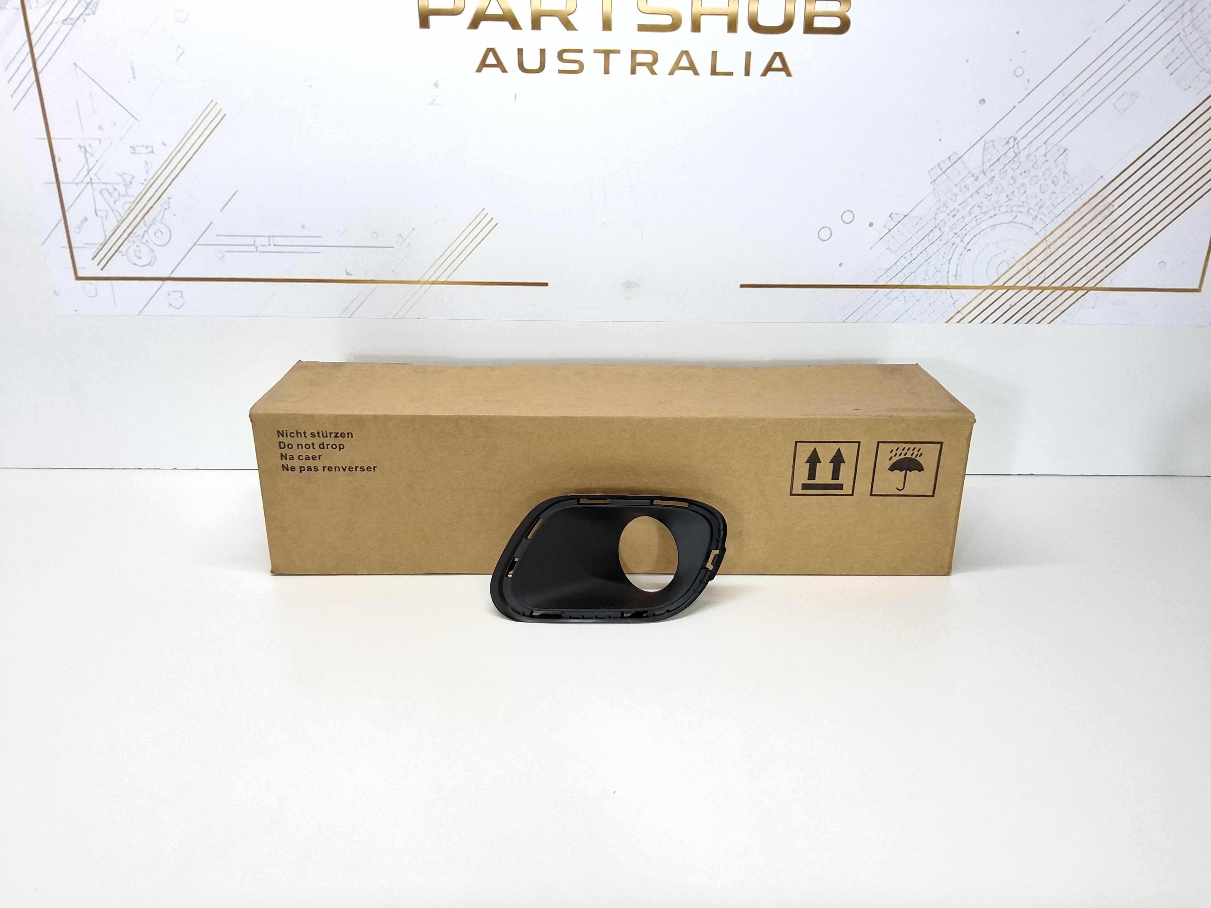 JEEP CHEROKEE KL RIGHT FOG LIGHT LAMP BEZEL 2014-2018 68203220AA